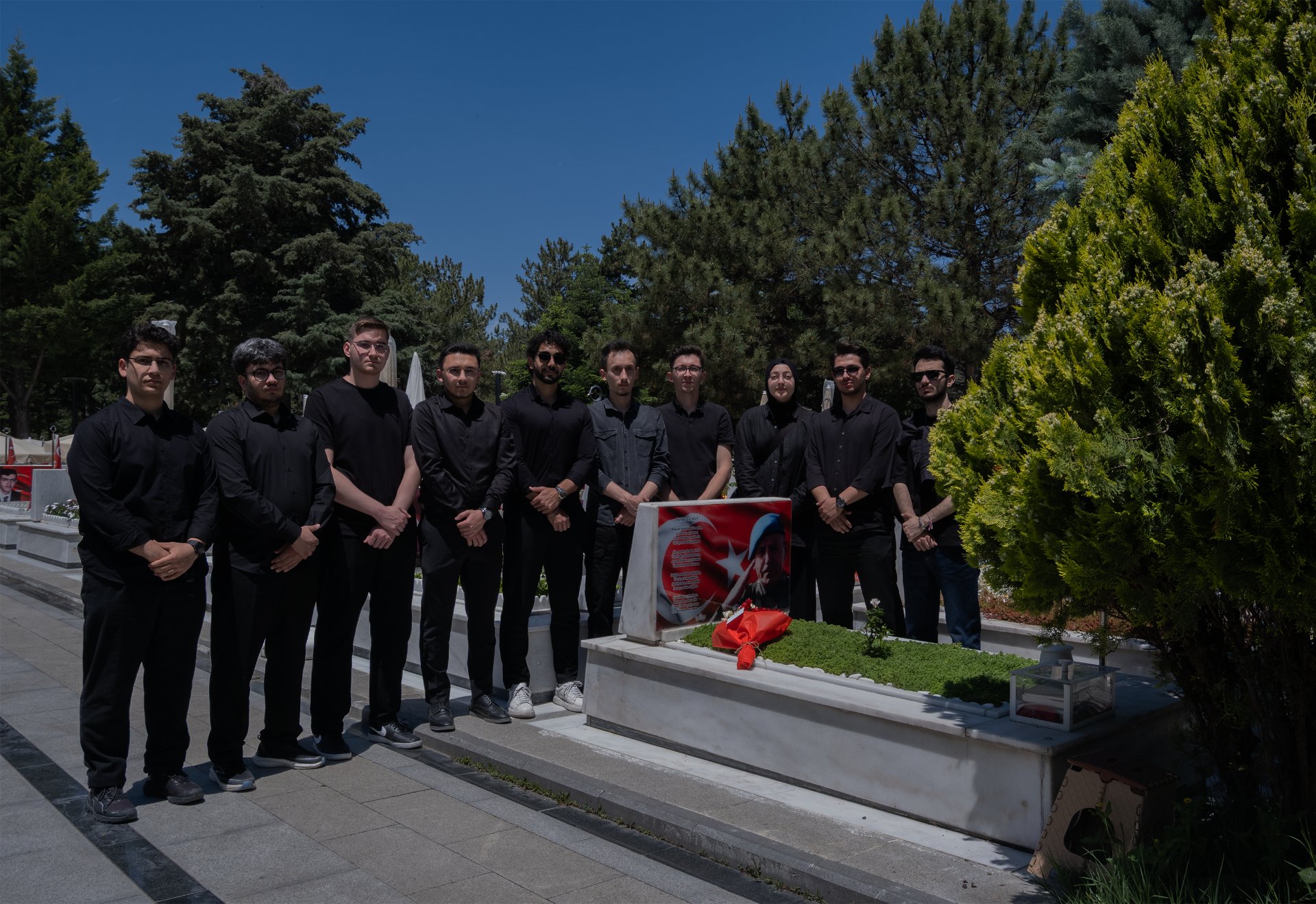 Şehit Tümgeneral Aydoğan Aydın'ı Şehadetinin 9. Yılında Kabri Başında Andık görseli